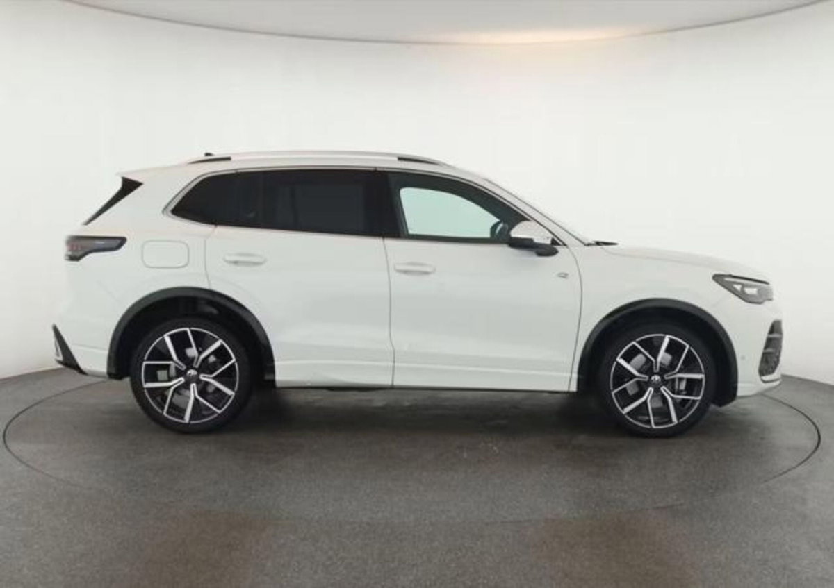 Volkswagen Tiguan Allspace 2.0 tdi R-Line 150cv dsg (3)