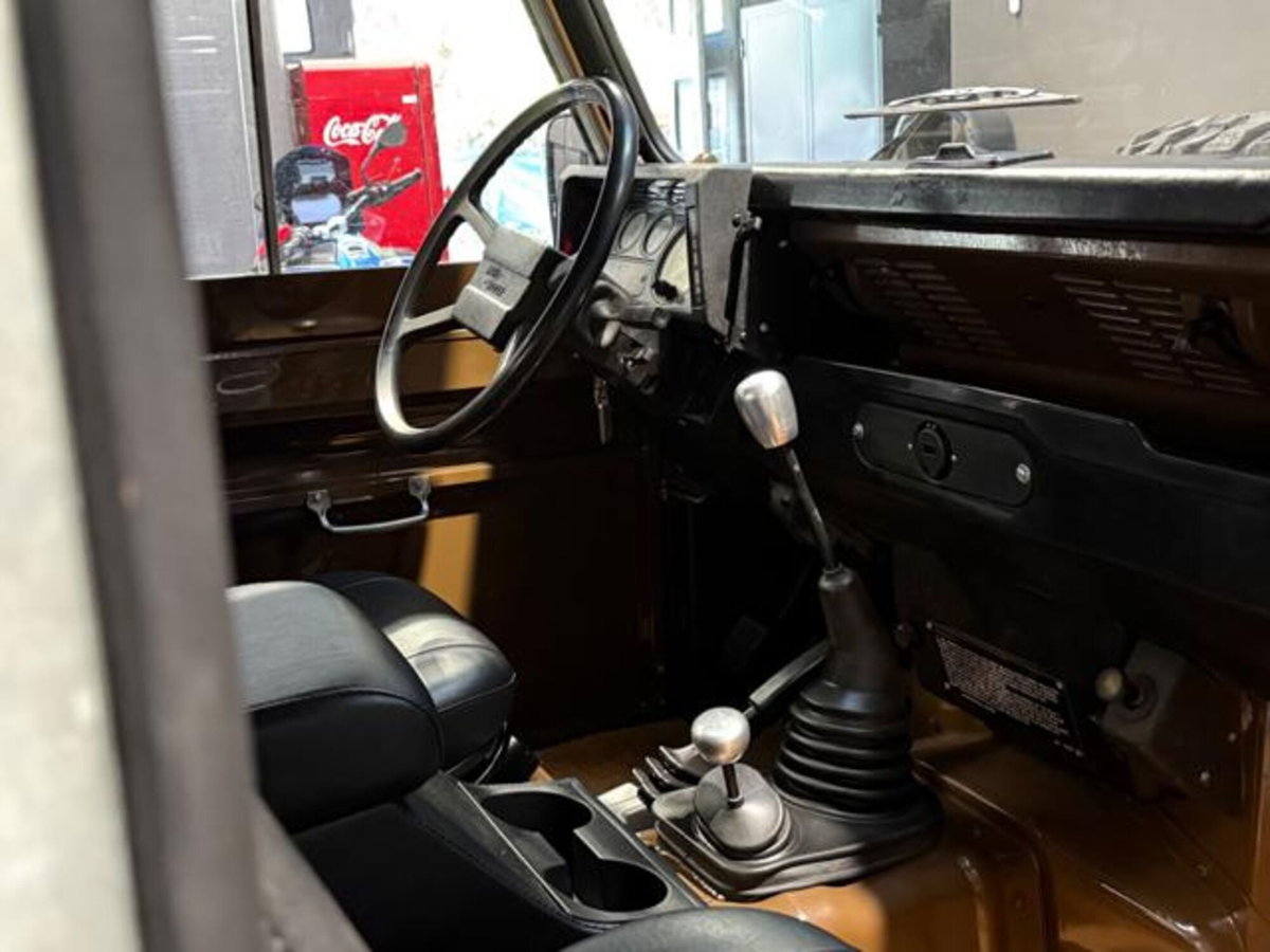 Land Rover Defender 90 2.5 Td5 Soft-Top (12)