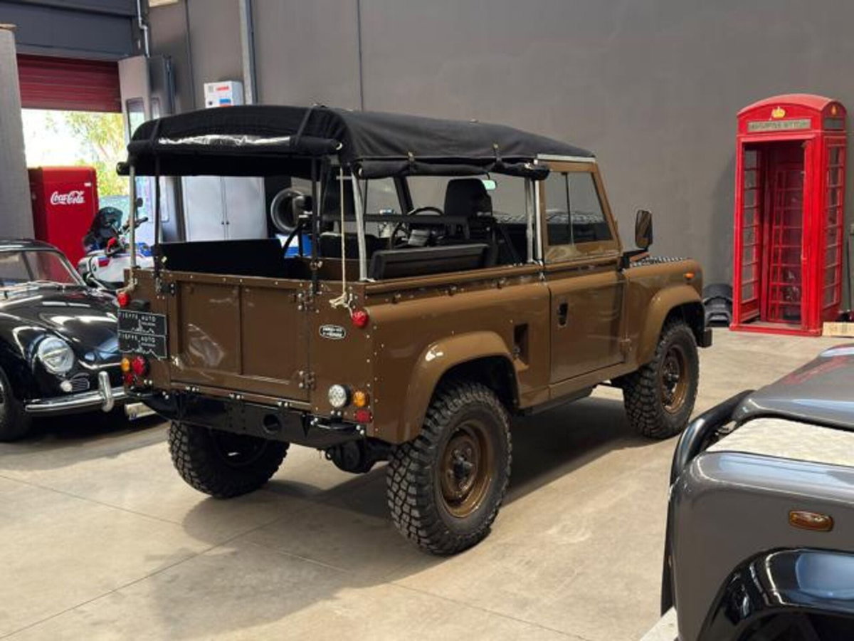 Land Rover Defender 90 2.5 Td5 Soft-Top (4)