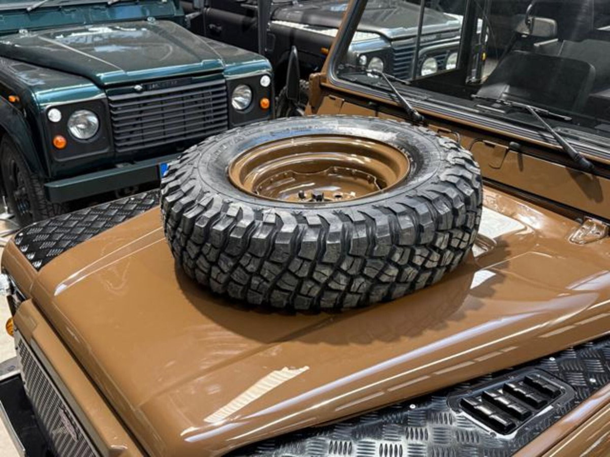 Land Rover Defender 90 2.5 Td5 Soft-Top (7)