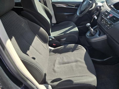 Citroen C4 Picasso 1.6 HDi 110 FAP Attraction (4)