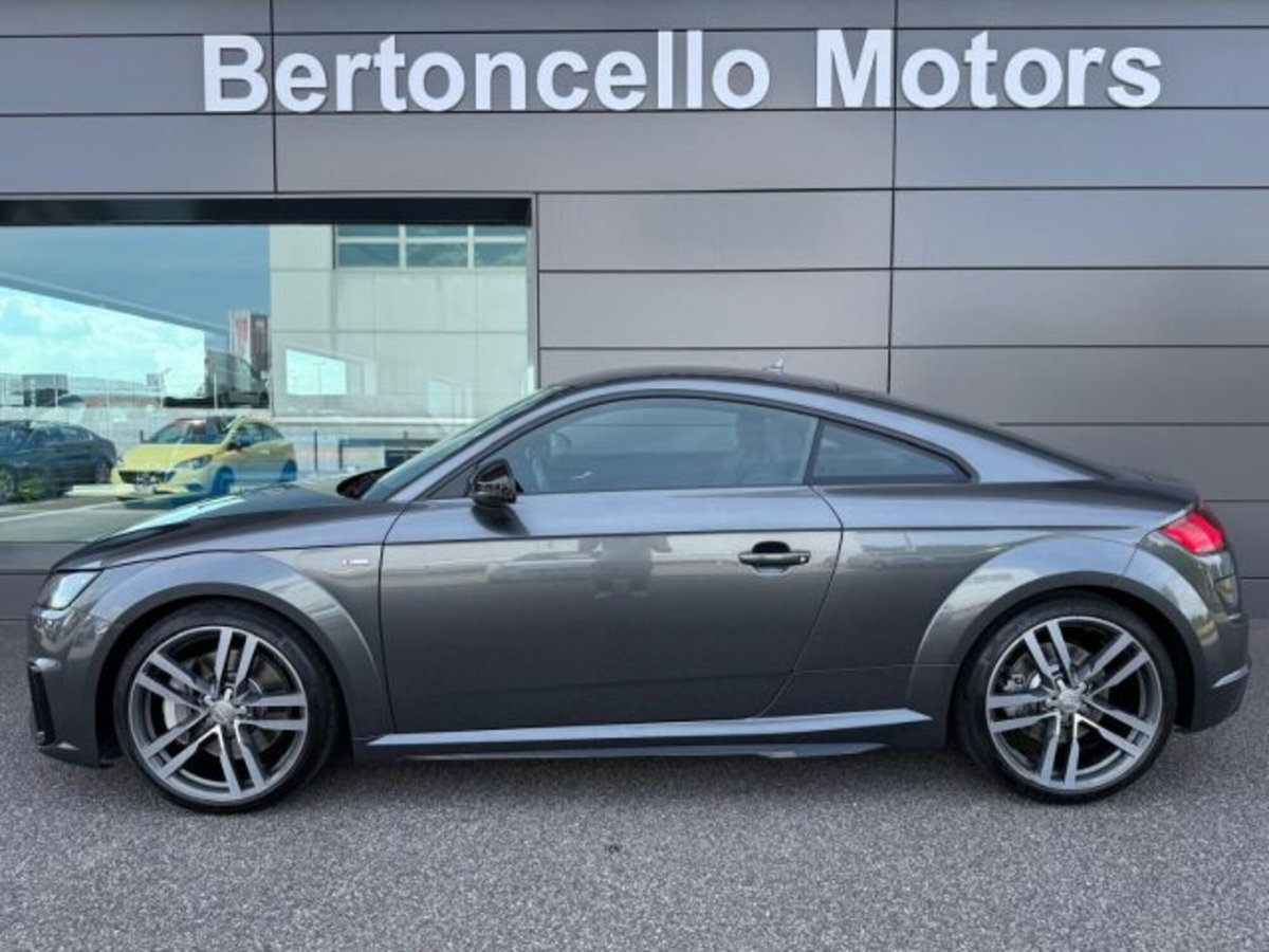 Audi TT Coupé Coupe 45 2.0 tfsi quattro s-tronic (3)