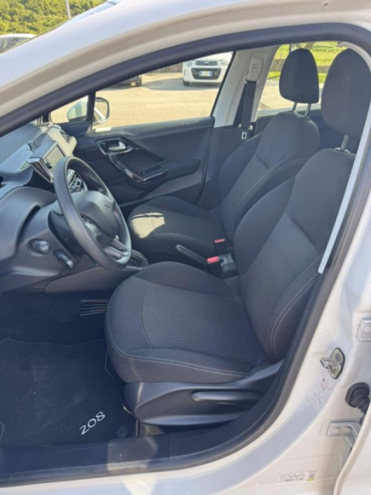 Peugeot 208 75 5 porte Active (12)