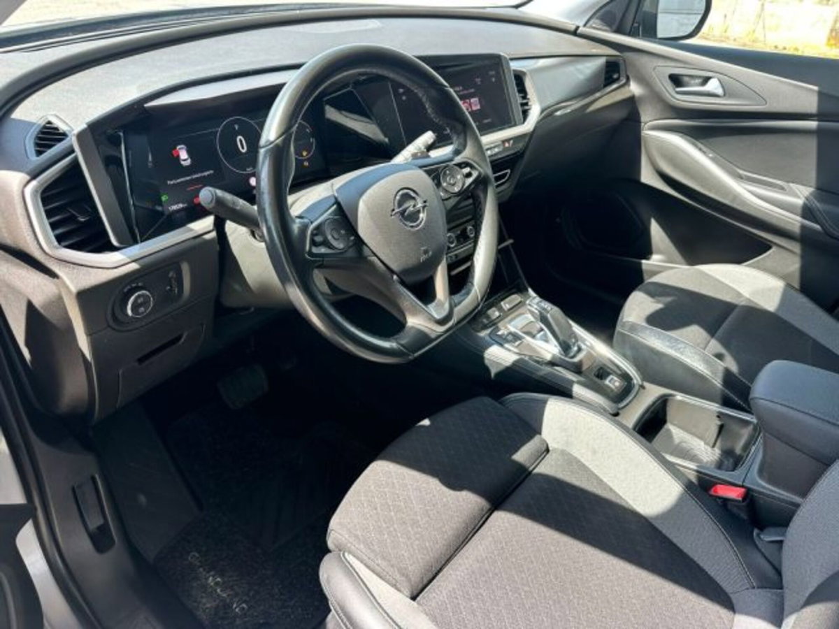 Opel Grandland 1.5 diesel Ecotec aut. Business Elegance (11)