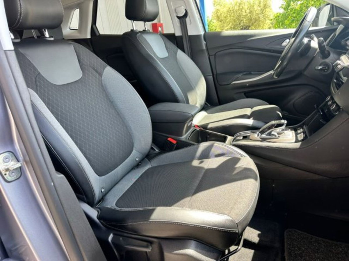 Opel Grandland 1.5 diesel Ecotec aut. Business Elegance (14)
