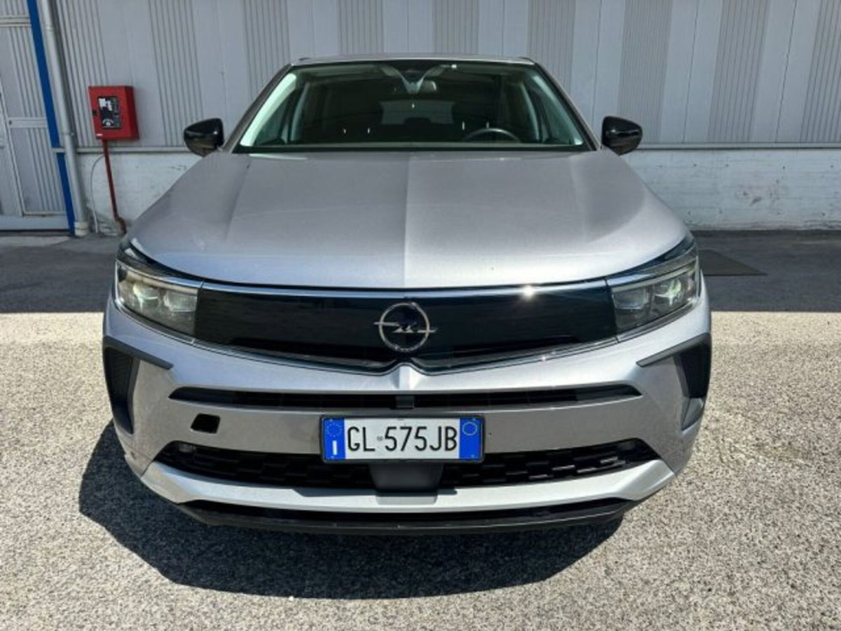 Opel Grandland 1.5 diesel Ecotec aut. Business Elegance (2)