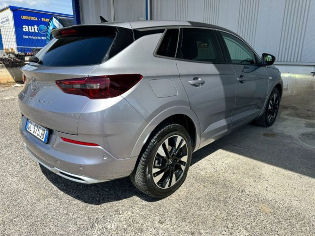 Opel Grandland 1.5 diesel Ecotec aut. Business Elegance (5)