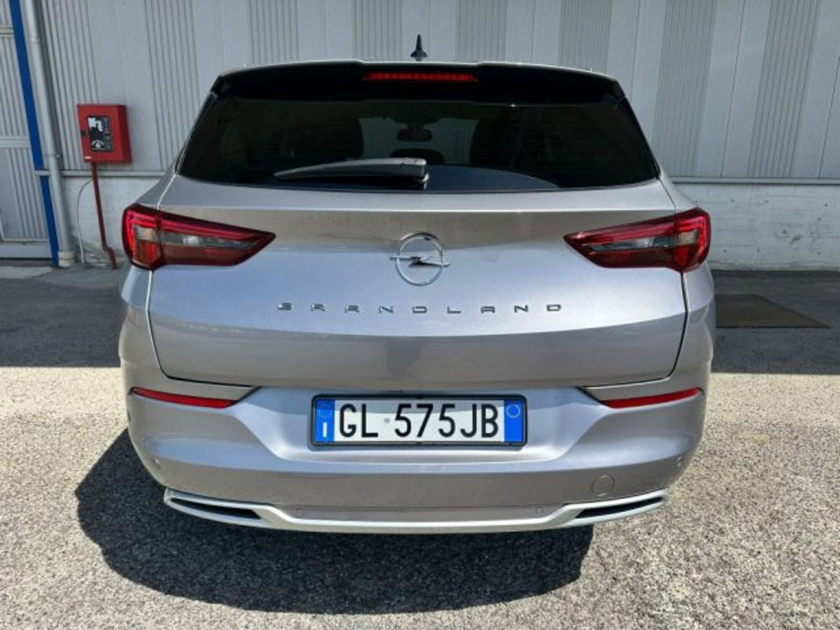 Opel Grandland 1.5 diesel Ecotec aut. Business Elegance (6)