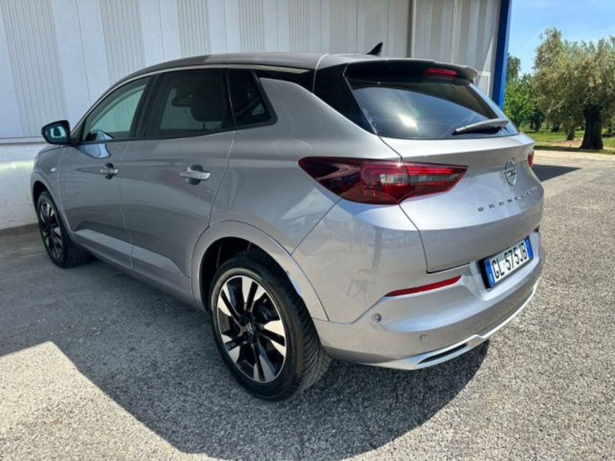 Opel Grandland 1.5 diesel Ecotec aut. Business Elegance (7)