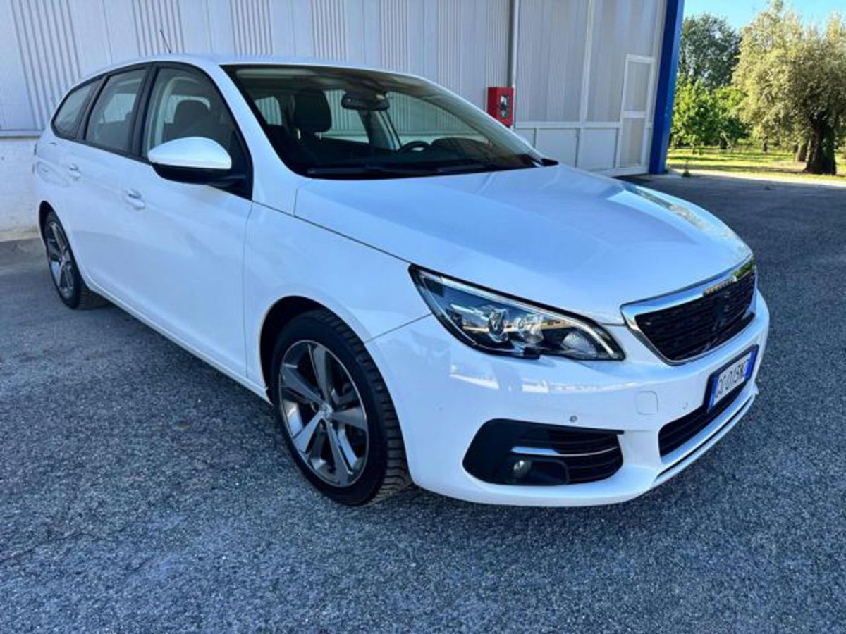 Peugeot 308 SW BlueHDi 130 S&S EAT8 Active Business (2)