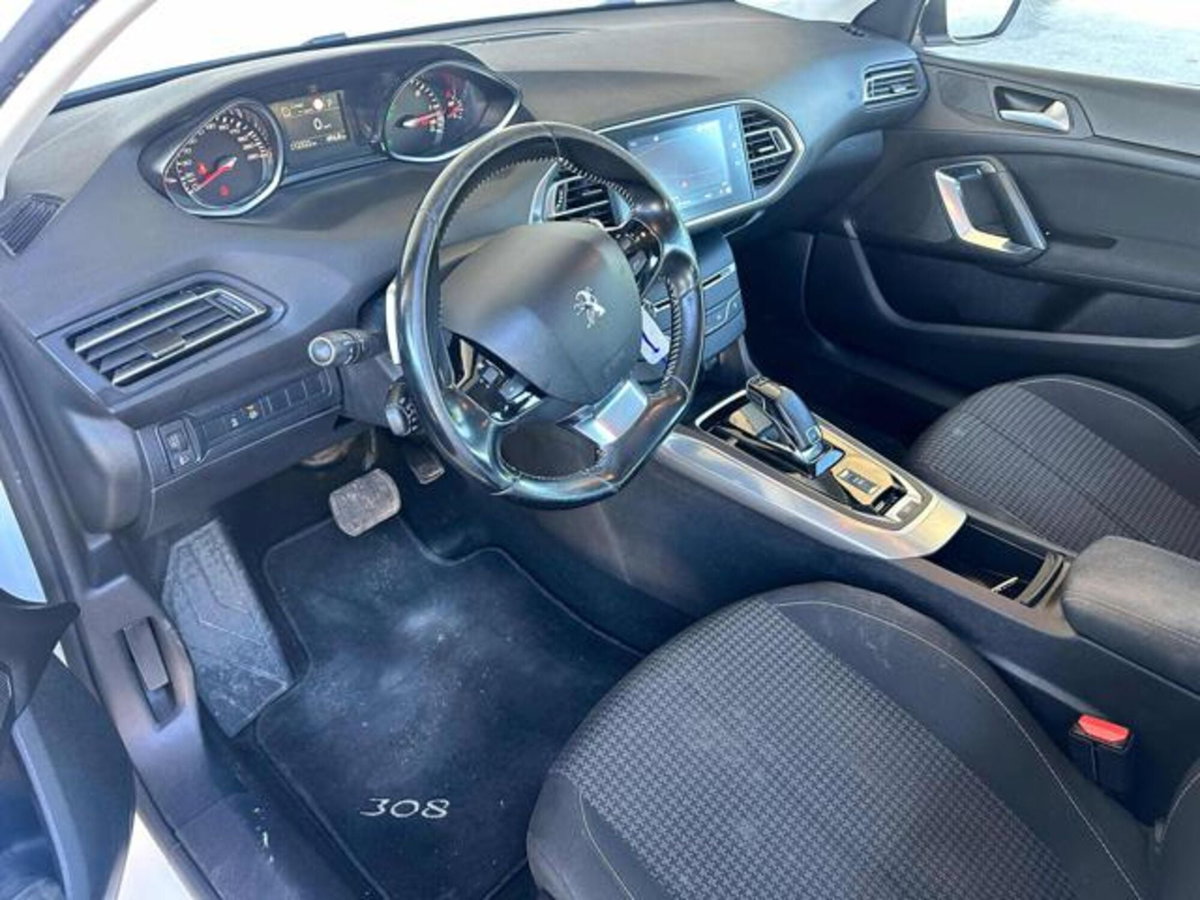 Peugeot 308 SW BlueHDi 130 S&S EAT8 Active Business (9)