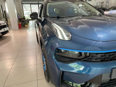 Lynk & Co 01 01 1.5 td phev (2)