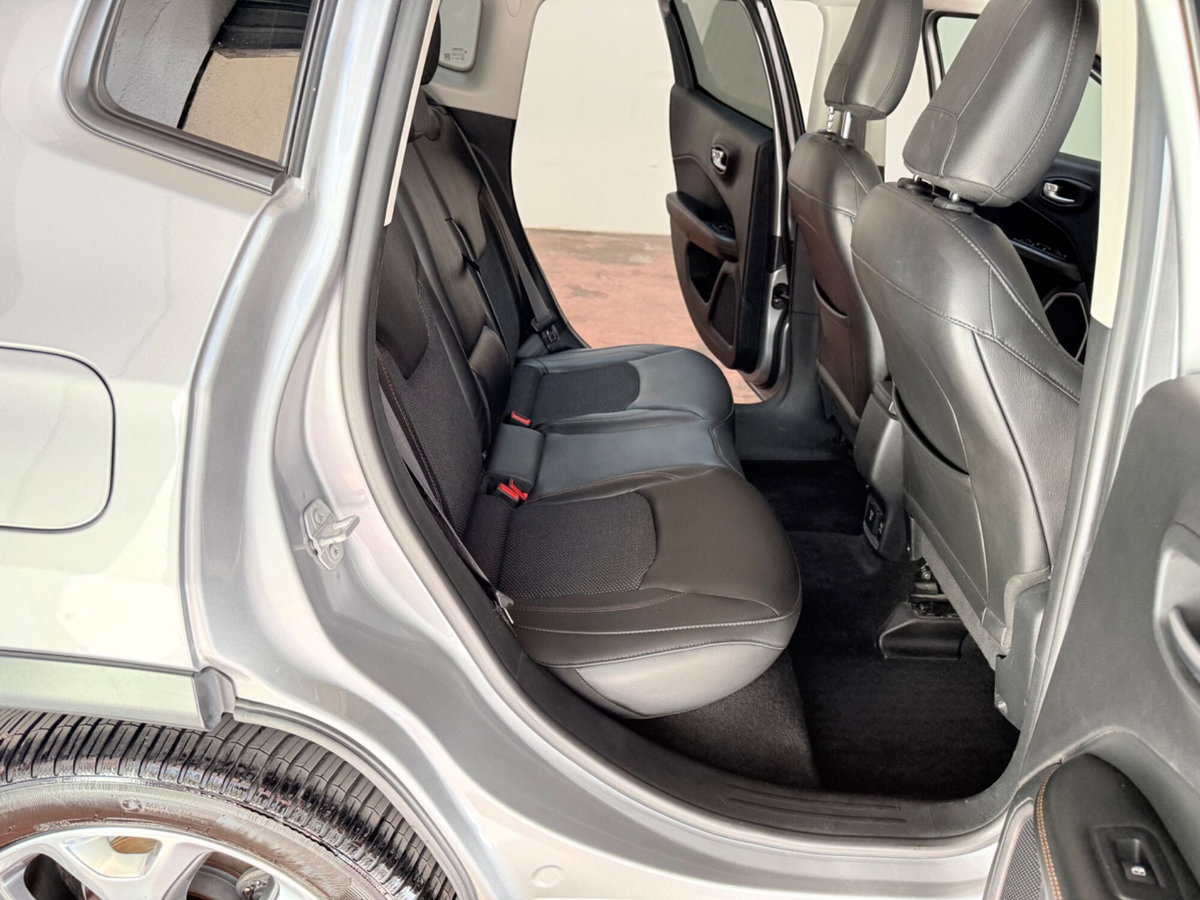 Jeep Compass 1.6 Multijet II 2WD Limited (12)