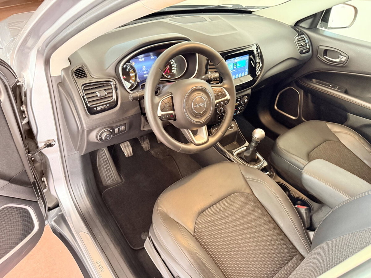 Jeep Compass 1.6 Multijet II 2WD Limited (16)