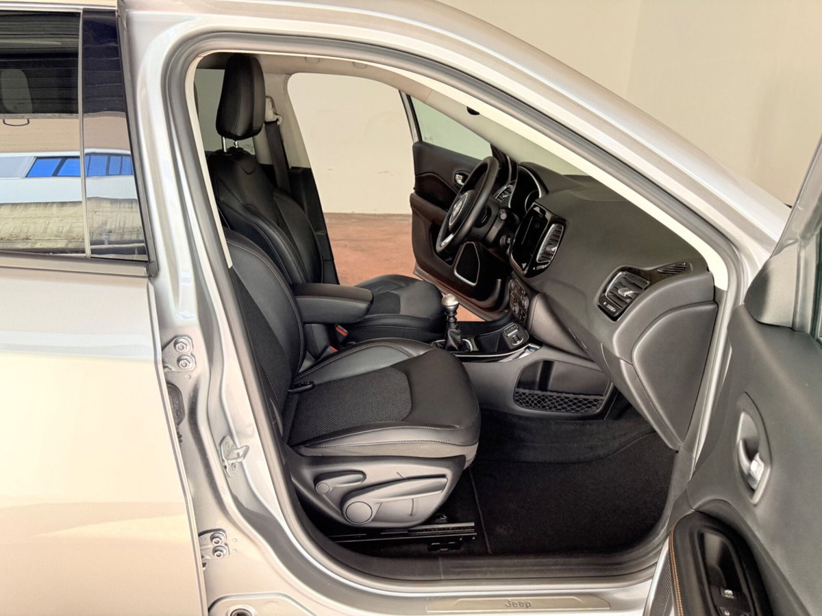 Jeep Compass 1.6 Multijet II 2WD Limited (19)