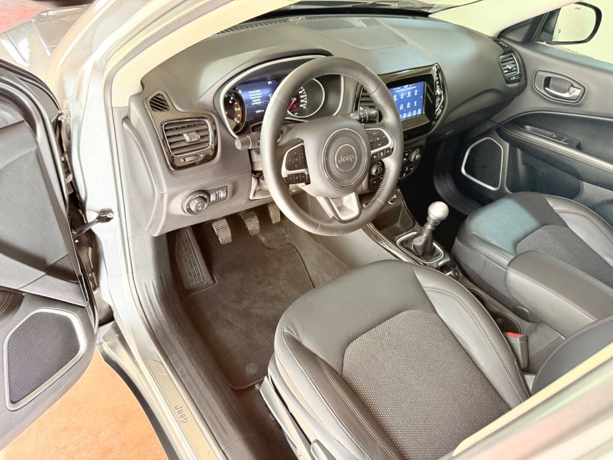 Jeep Compass 1.6 Multijet II 2WD Limited (8)