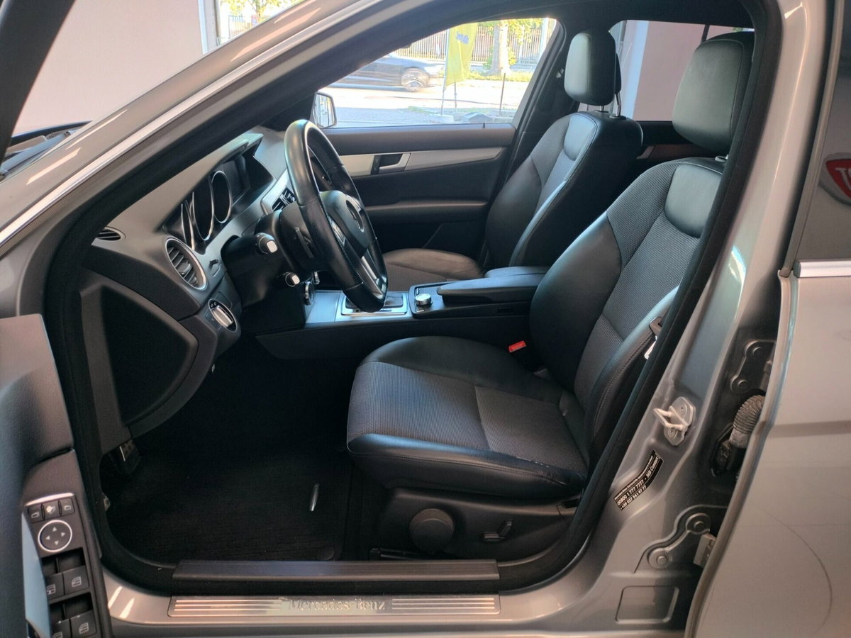 Mercedes-Benz Classe C Station Wagon 200 BlueEFFICIENCY Avantgarde (7)