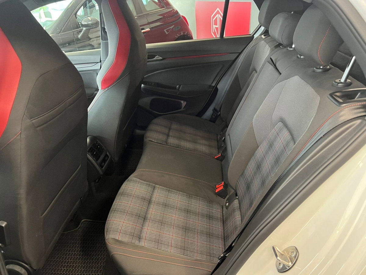 Volkswagen Golf GTI 2.0 TSI TCR DSG 5p. BlueMotion Technology (12)