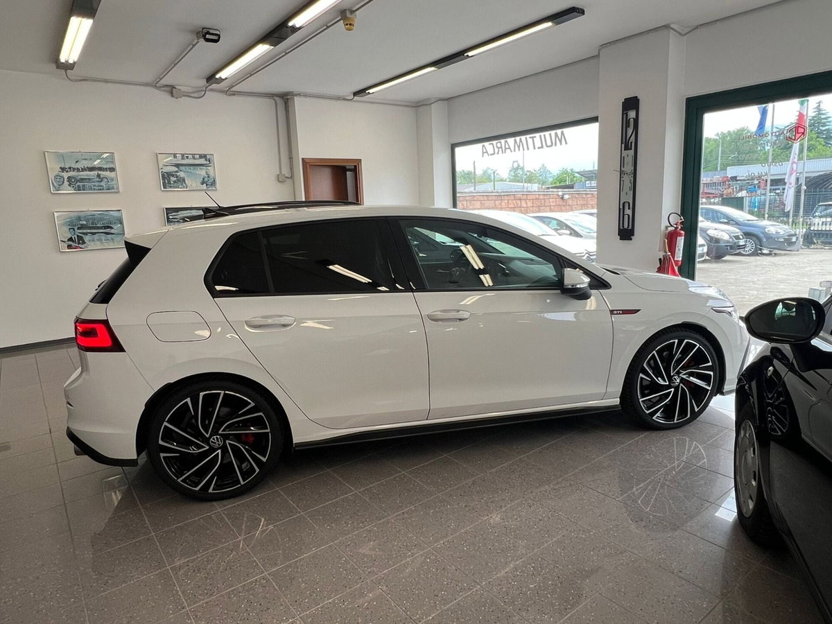Volkswagen Golf GTI 2.0 TSI TCR DSG 5p. BlueMotion Technology (3)
