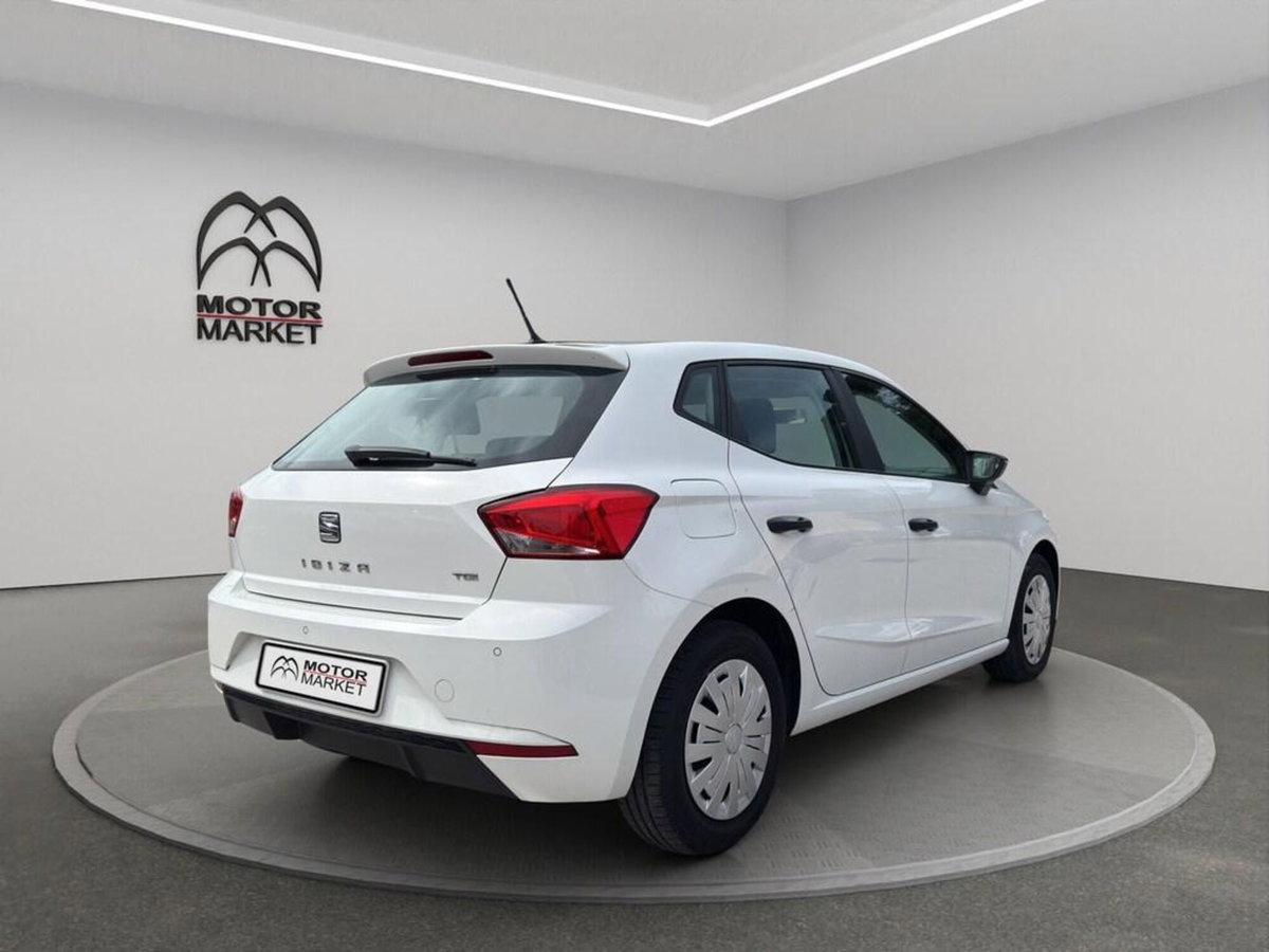 SEAT Ibiza 1.0 TGI 5 porte Reference (7)