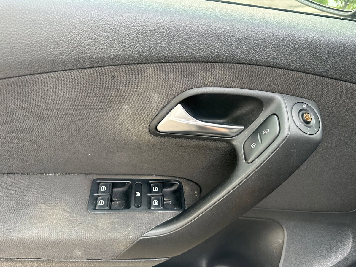 Volkswagen Polo 1.6 TDI 90CV DPF 5 porte Comfortline (17)