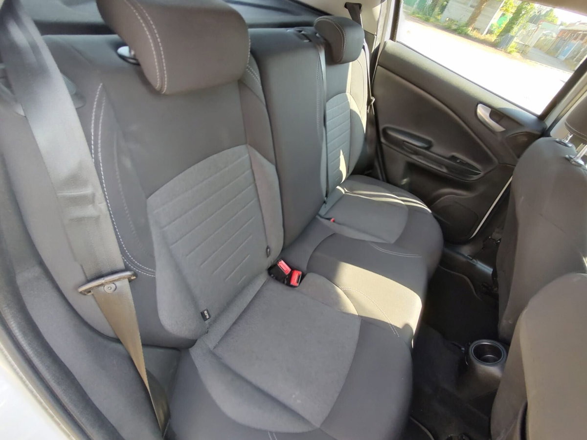 Alfa Romeo Giulietta 1.6 JTDm Ti 120cv (17)