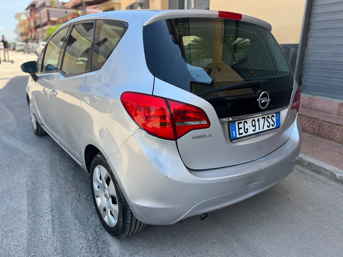 Opel Meriva 1.3 CDTI 95CV ecoFLEStart&Stop Cosmo (2)