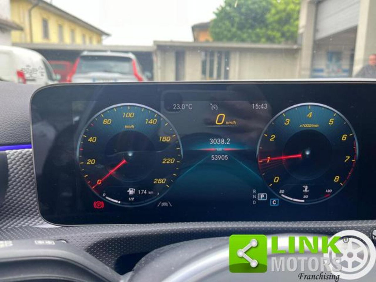 Mercedes-Benz Classe A 200 Automatic 4Matic Sport (12)
