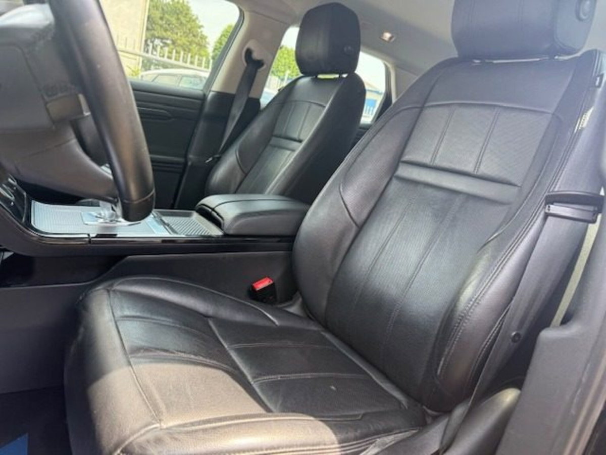 Land Rover Range Rover Evoque 2.0D I4 150CV AWD Business Edition (13)