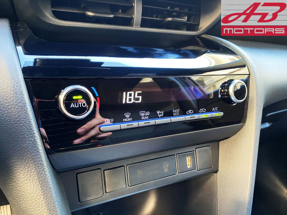 Toyota Yaris Cross Active fwd 115cv e-cvt (16)
