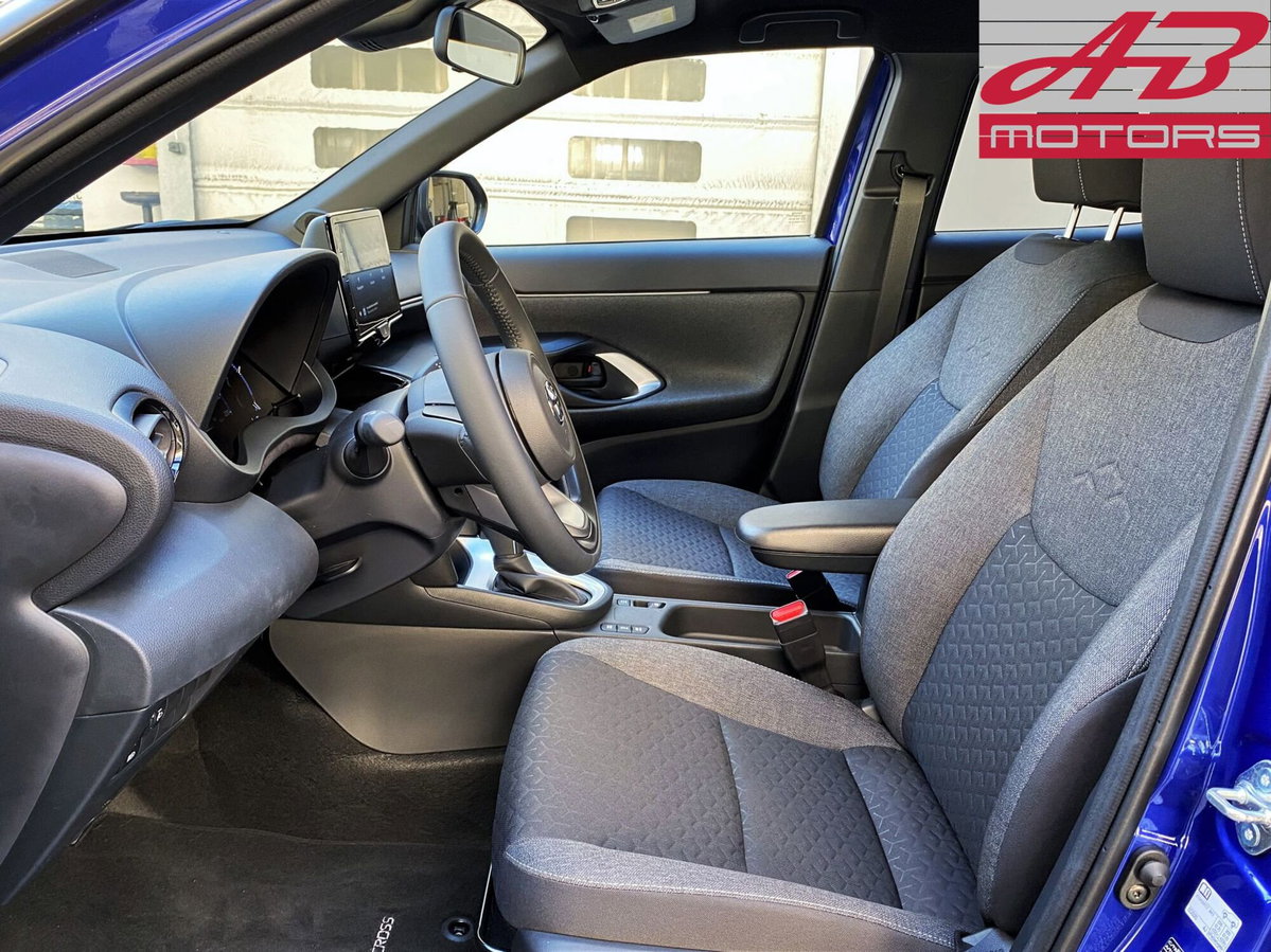 Toyota Yaris Cross Active fwd 115cv e-cvt (8)