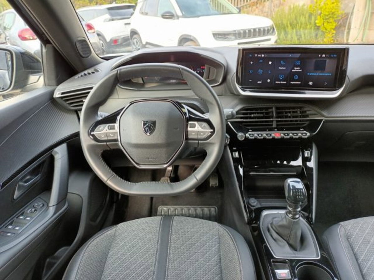 Peugeot 2008 PureTech 100 S&S Allure (10)