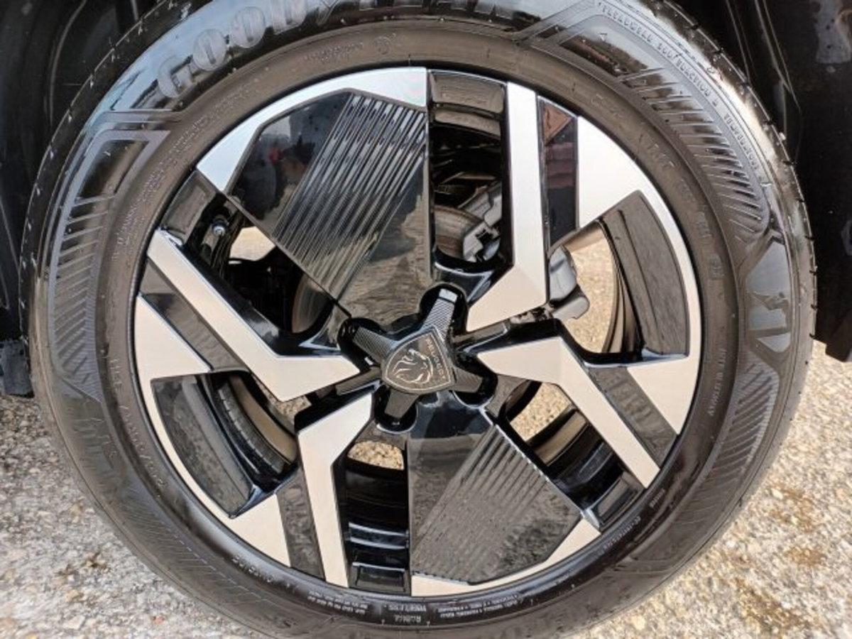 Peugeot 2008 PureTech 100 S&S Allure (13)