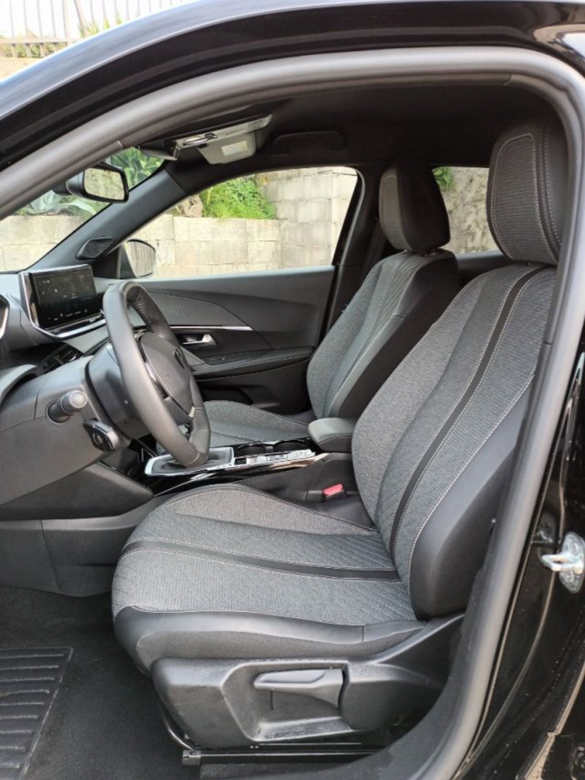 Peugeot 2008 PureTech 100 S&S Allure (5)