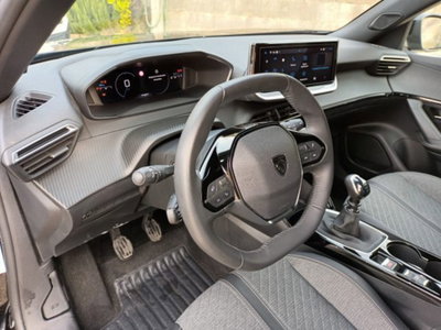 Peugeot 2008 PureTech 100 S&S Allure (9)