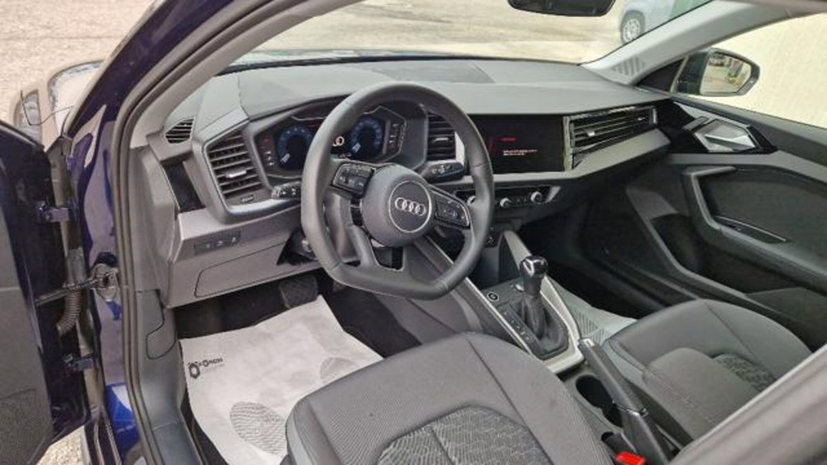 Audi A1 Sportback 30 TFSI S tronic Identity Black (5)