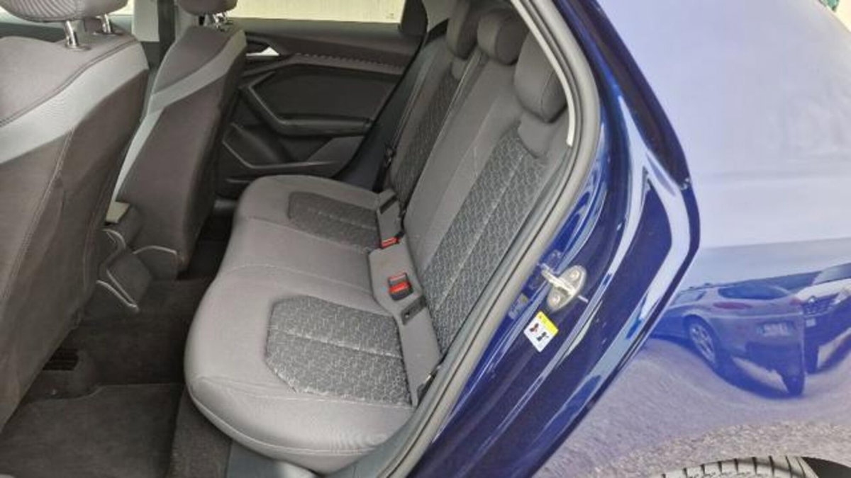 Audi A1 Sportback 30 TFSI S tronic Identity Black (8)