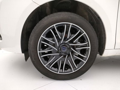 Lancia Ypsilon 1.2 69 CV 5 porte GPL Ecochic Elefantino Blu (10)