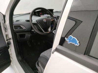 Lancia Ypsilon 1.2 69 CV 5 porte GPL Ecochic Elefantino Blu (15)