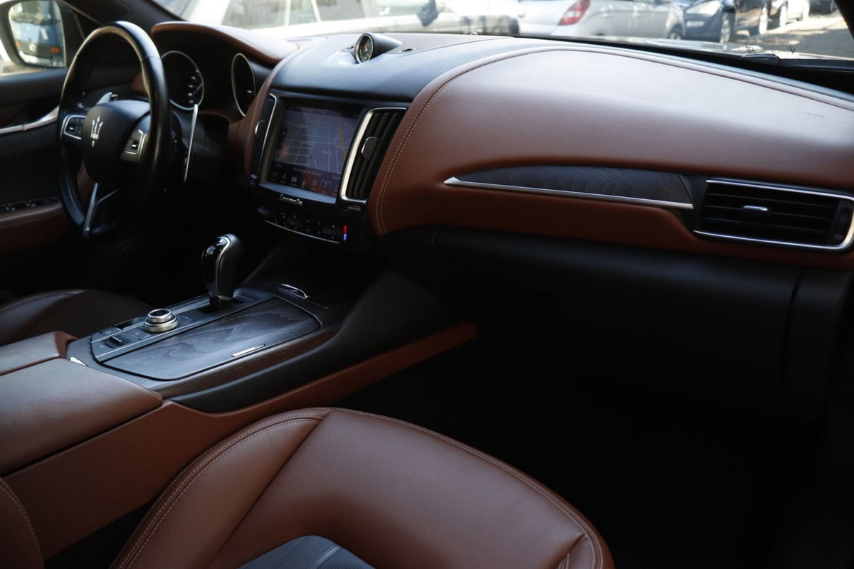 Maserati Levante Levante V6 Diesel 275 CV AWD Granlusso (6)