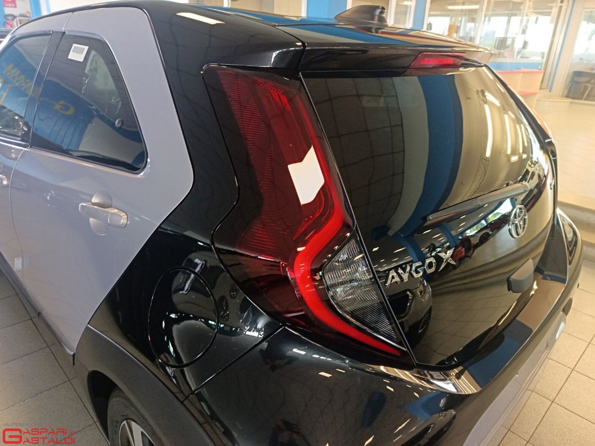 Toyota Aygo X 1.5 hybrid Icon e-cvt (11)