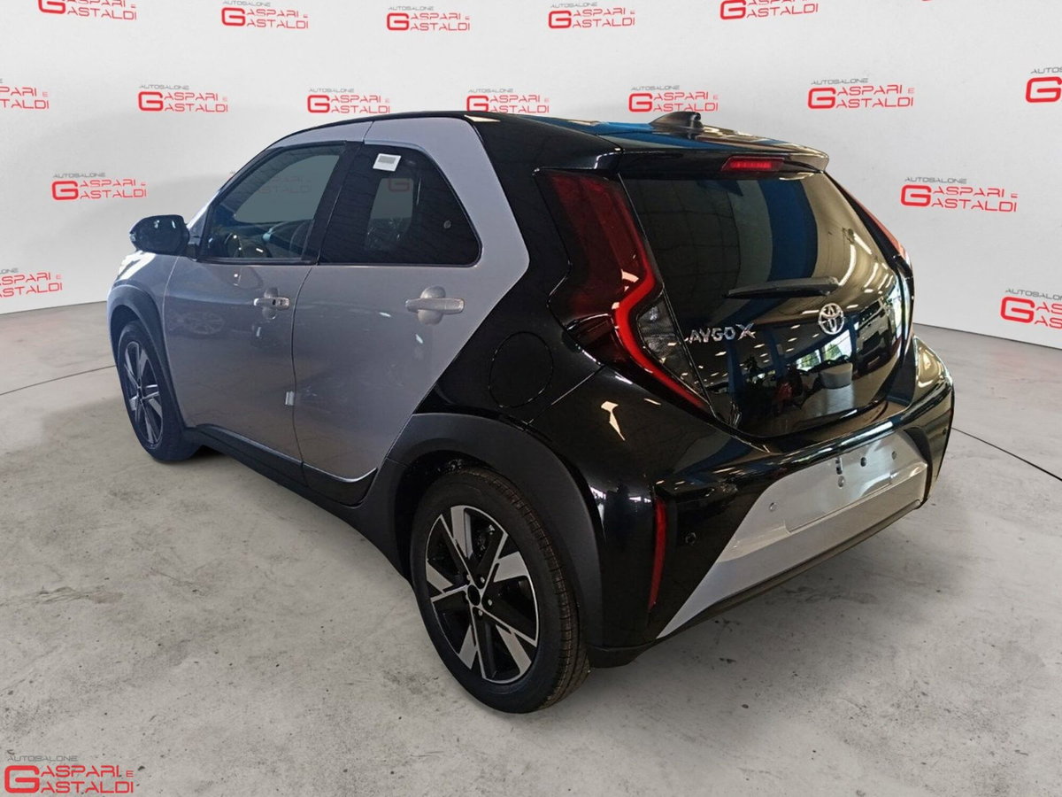 Toyota Aygo X 1.5 hybrid Icon e-cvt (4)