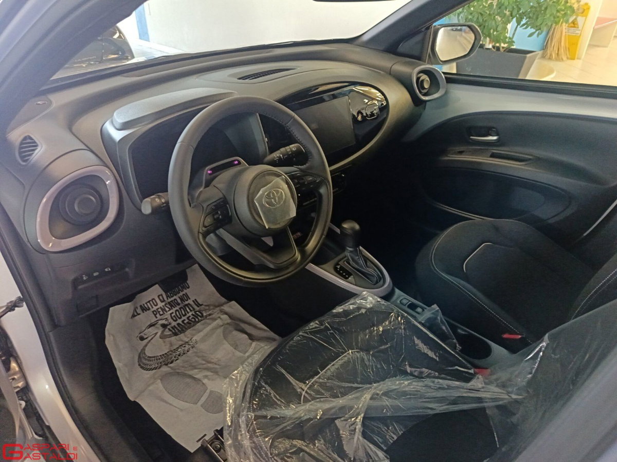 Toyota Aygo X 1.5 hybrid Icon e-cvt (6)