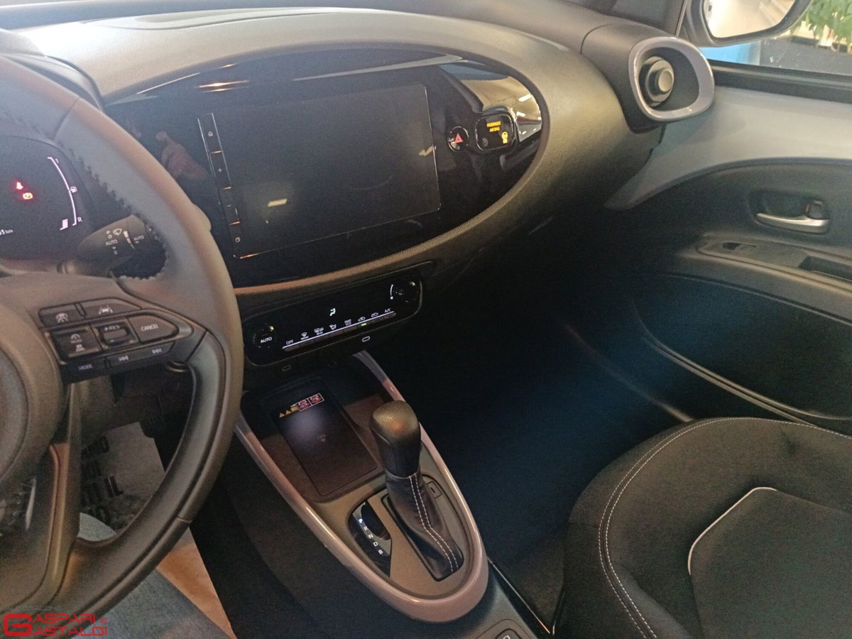 Toyota Aygo X 1.5 hybrid Icon e-cvt (8)