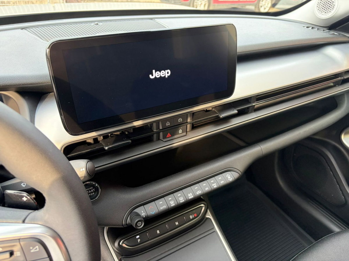 Jeep Avenger 1.2 turbo e-hybrid mhev Summit fwd 110cv edct6 (11)