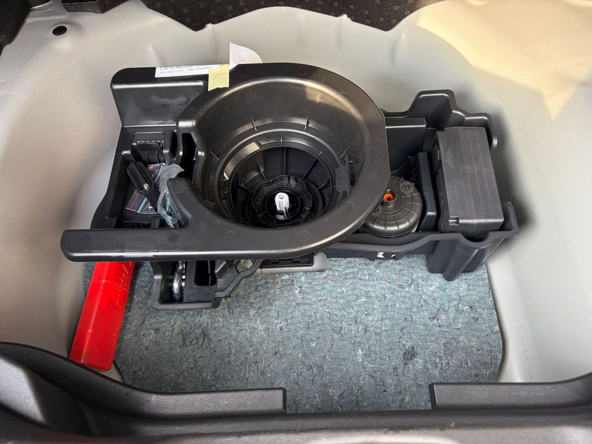 Jeep Avenger 1.2 turbo e-hybrid mhev Summit fwd 110cv edct6 (6)