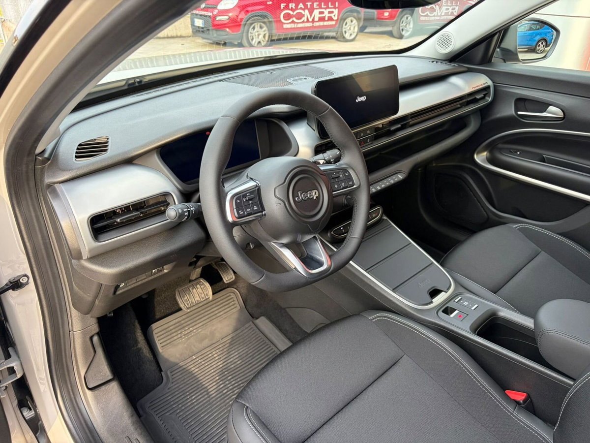 Jeep Avenger 1.2 turbo e-hybrid mhev Summit fwd 110cv edct6 (7)