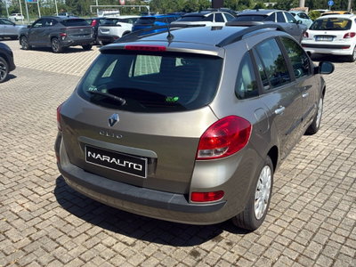 Renault Clio SporTour 1.2 16V SporTour Confort (5)