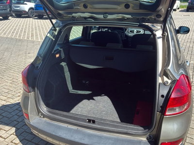 Renault Clio SporTour 1.2 16V SporTour Confort (6)