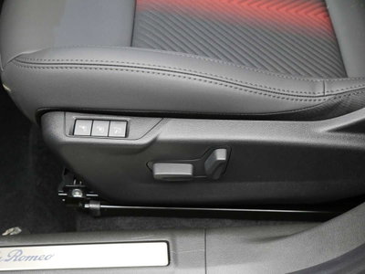 Alfa Romeo Junior 1.2 ibrida Sport Speciale 145cv edct6 (18)